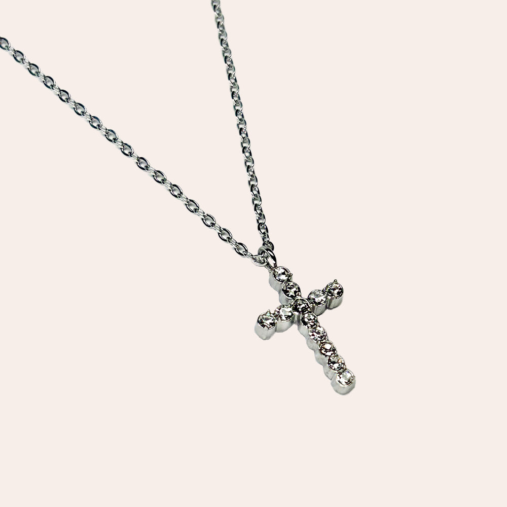 Fine Diamond Cross Halskette 14K vergoldet